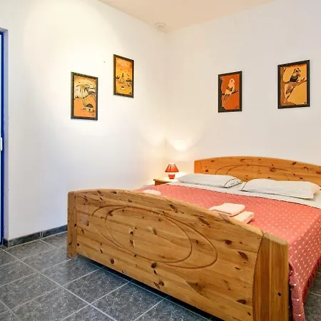 Modri Dragulj Apartament Ražanj