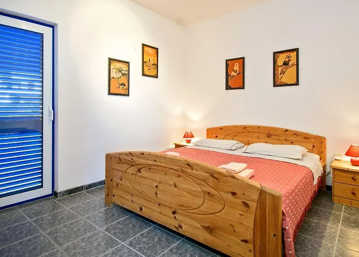 Modri Dragulj Appartamento Ražanj